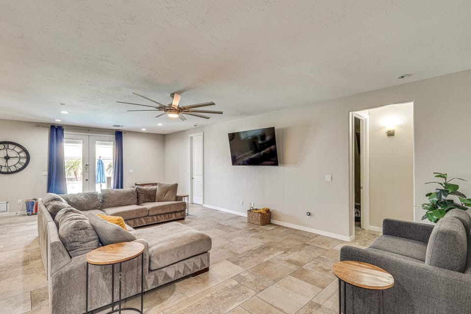 Pet-Friendly LHC Home w/ Temp-Controlled Pool! House in Lake Havasu City