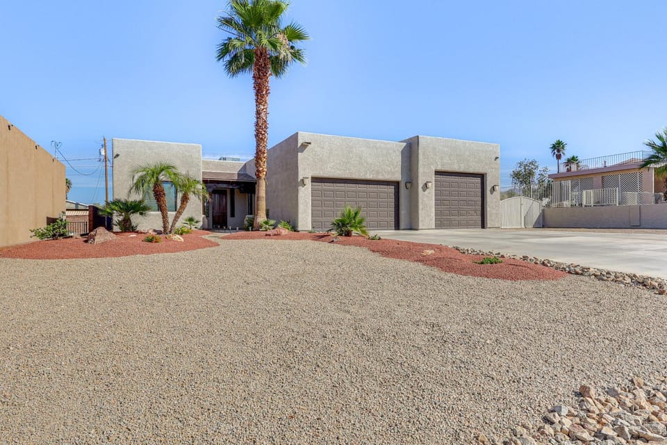 Pet-Friendly LHC Home w/ Temp-Controlled Pool! House in Lake Havasu City