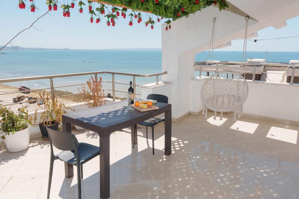 Day, View (from property/room), Balcony/Terrace, Food and drinks, Dining area, Food, Sea view