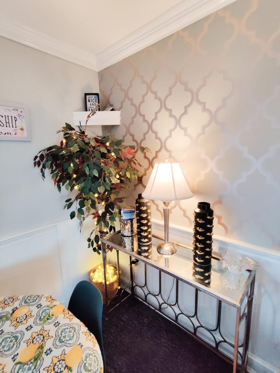 Bed, Living room, Photo of the whole room, Seating area, Dining area, Bedroom