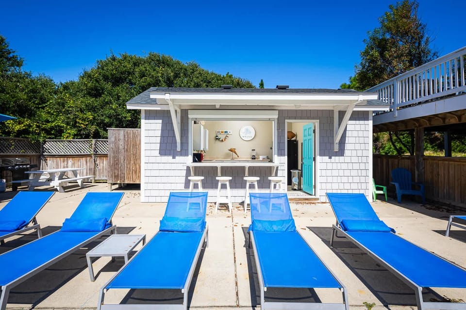 Semi-Oceanfront with Heated Pool Cabana Ocean Views House in Corolla