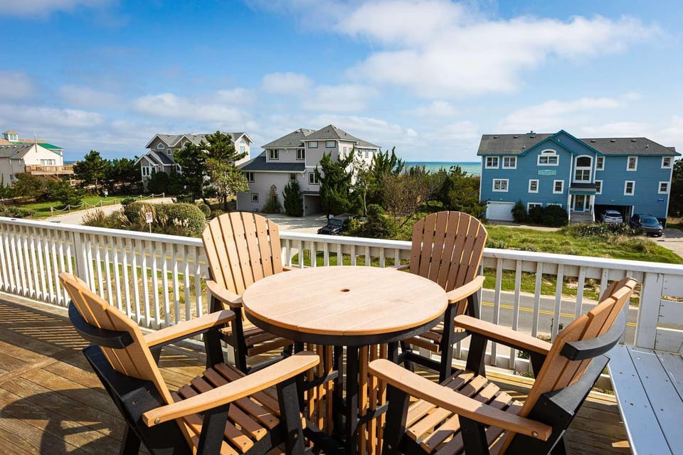 Semi-Oceanfront with Heated Pool Cabana Ocean Views House in Corolla