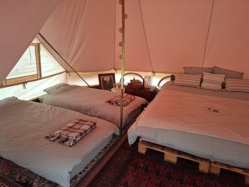 Tente glamping "Explorateurs" à la Ferme de la Chevêche Luxury tent in Belgium