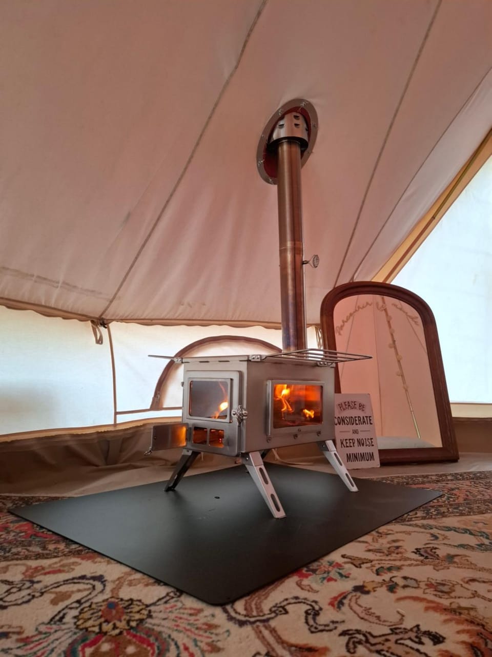 Tente glamping "Explorateurs" à la Ferme de la Chevêche Luxury tent in Belgium