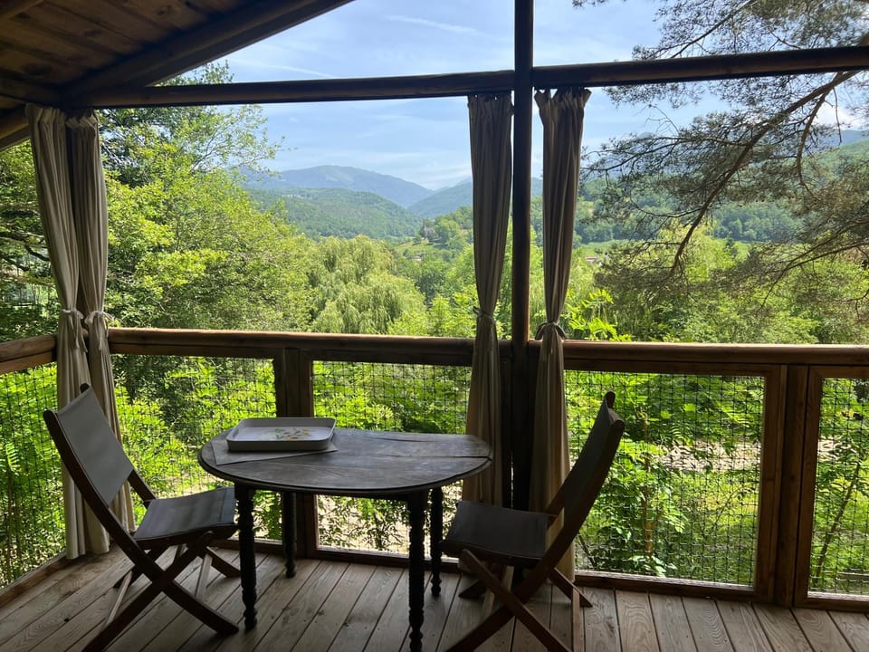 Patio, Mountain view