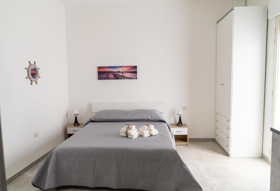 Bed, Photo of the whole room, Bedroom, towels, wardrobe