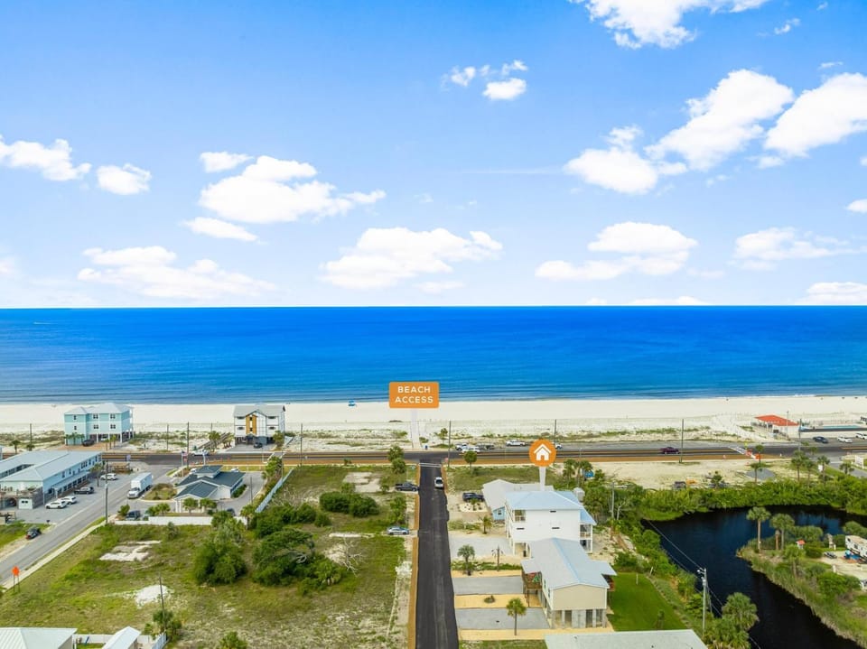 Day, Neighbourhood, Natural landscape, Bird's eye view, Beach, City view, Sea view, Location