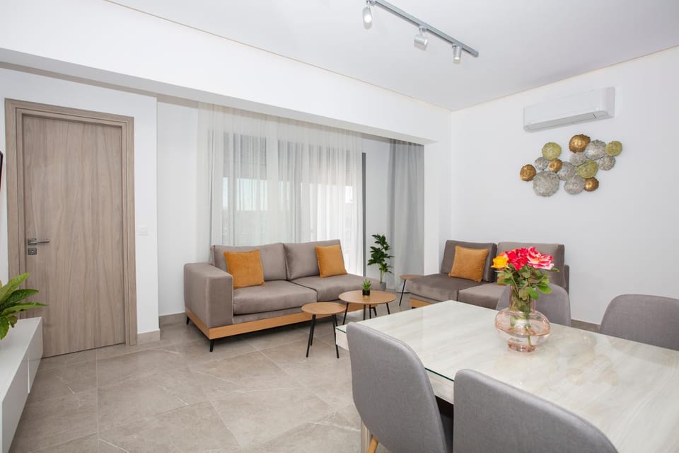 Living room, Seating area, Dining area, air conditioner