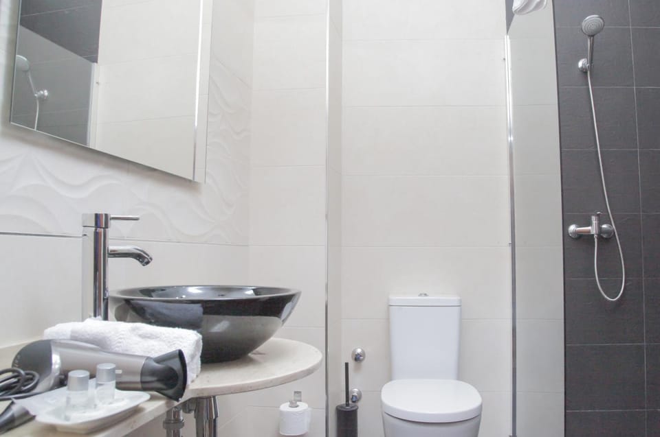 Bathroom, Decorative detail