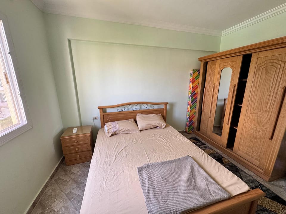 Bed, Photo of the whole room, Bedroom, wardrobe, air conditioner