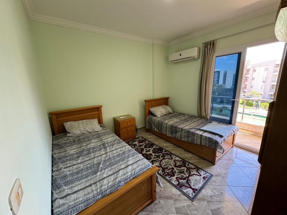 Bed, Photo of the whole room, Bedroom, air conditioner