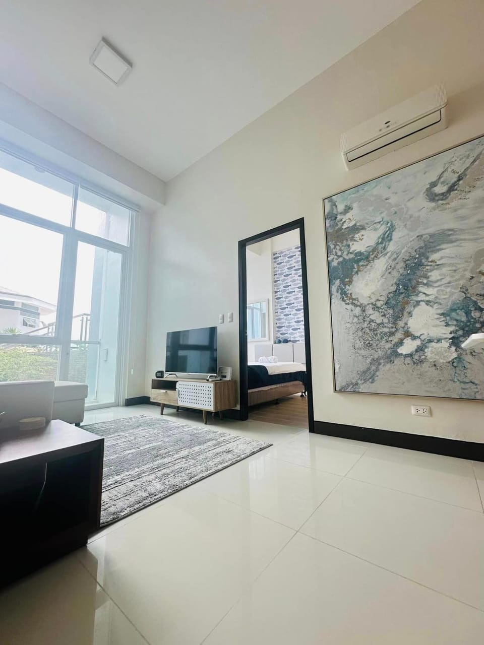 TV and multimedia, Living room, Seating area, air conditioner