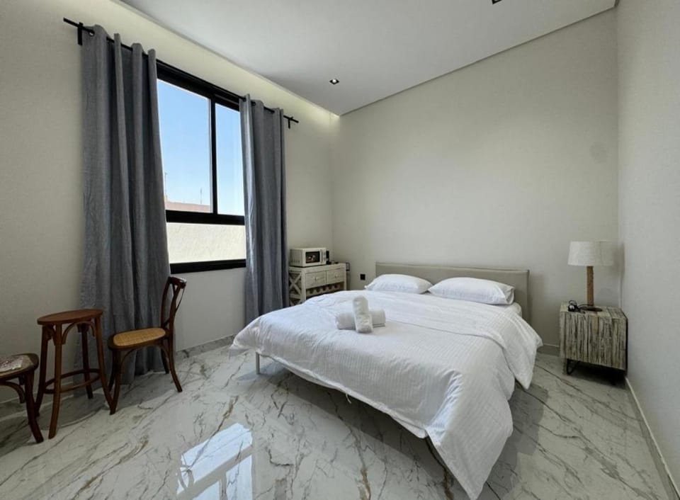 شقة خاصة 3 غرف نوم بمدخلين بنفس الدور b5 Apartment in Riyadh