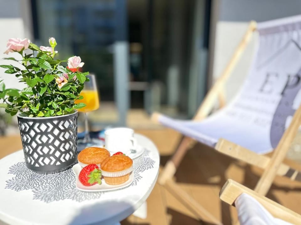 Apartament GRAND FLOUR Gardenia Dziwnów z widokiem na morze EPapartmenty Apartment in West Pomeranian Voivodeship, Poland