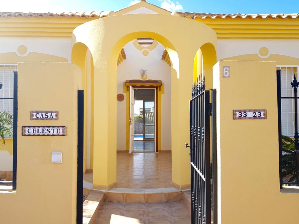 Property building, Facade/entrance
