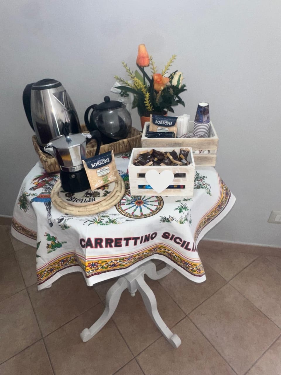 Coffee/tea facilities, Kitchen or kitchenette
