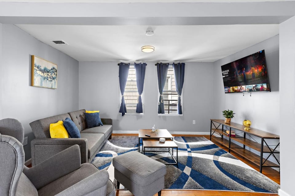 Communal lounge/ TV room, TV and multimedia, Living room, Seating area