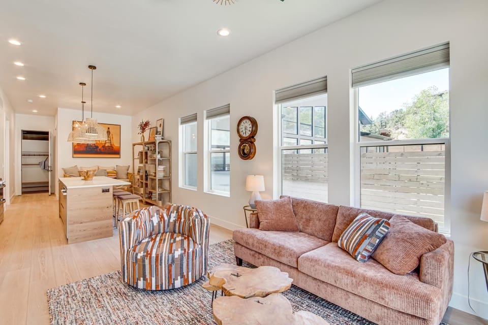 Walk to Southern Utah Campus: Home w/ Fire Pit House in Cedar City