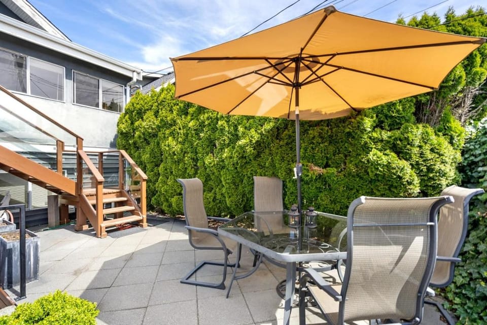 Family-Friendly 3BR Home House in Vancouver