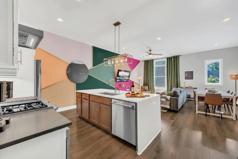 Close to DT Music City Rooftop Views Game Room House in Nashville