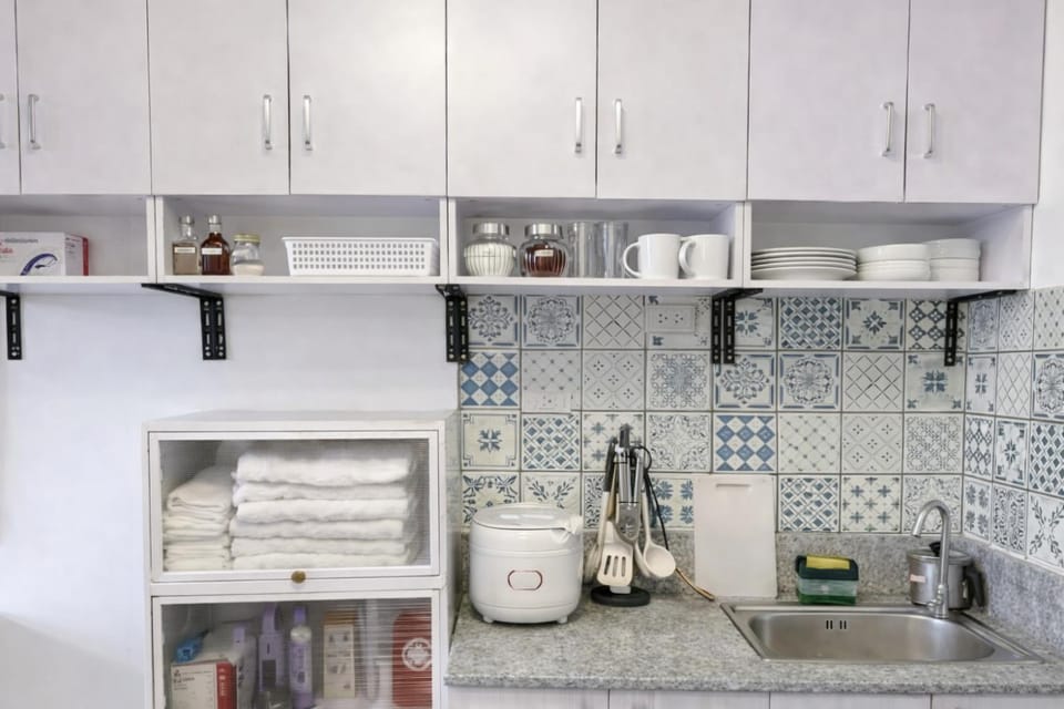 Kitchen or kitchenette, kitchen