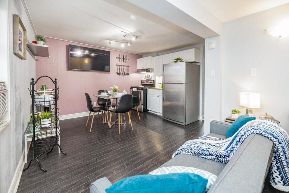 Stylish Ottawa Getaway for 5 Apartment in Gatineau