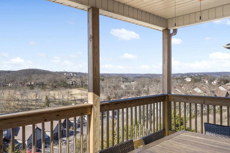 Top of the Ridge - 3 BDR for 8 House in Table Rock Lake