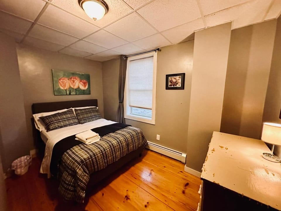 1 Bedroom Downtown Portland Apartment in South Portland