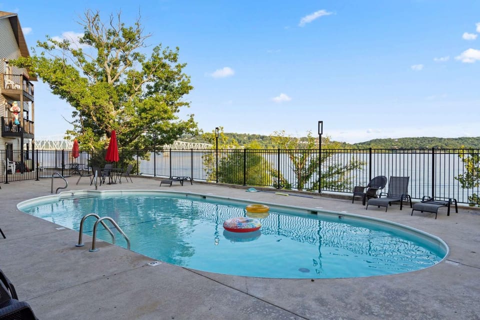 Lakeview At Table Rock House in Kimberling City