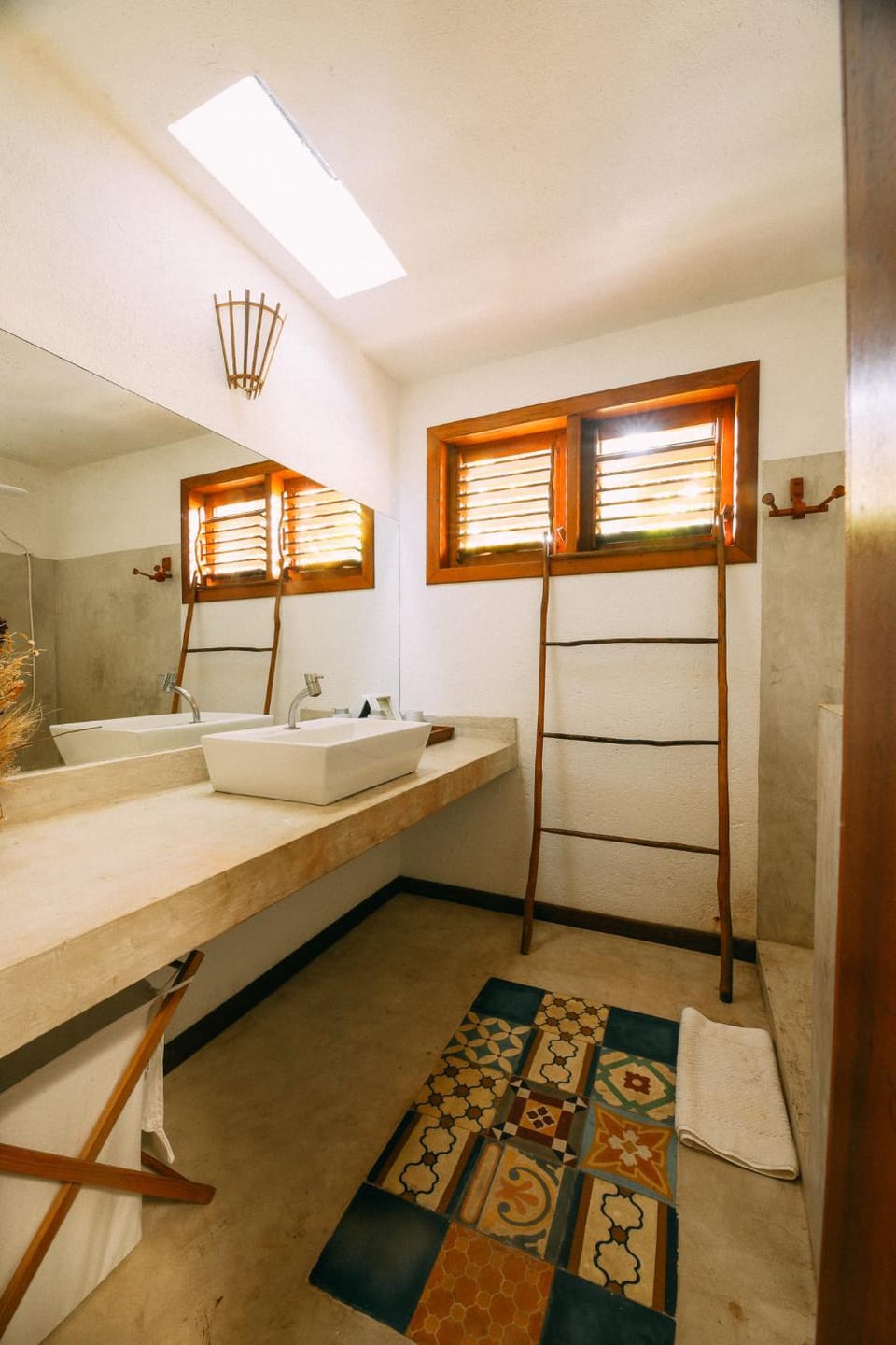 Bathroom, towels