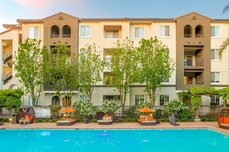 Property building, Swimming pool