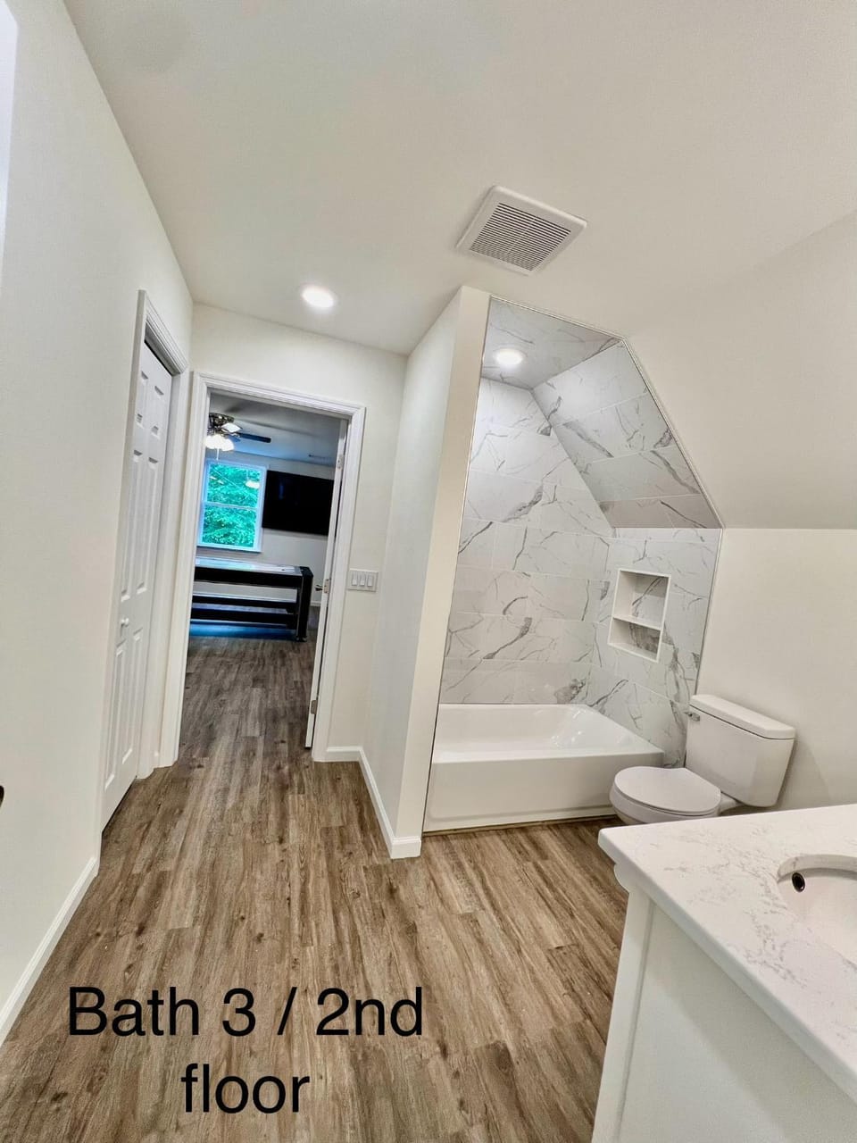 Beach House By The Bay, Sleeps 19, 9 Car Parking House in Lower Township