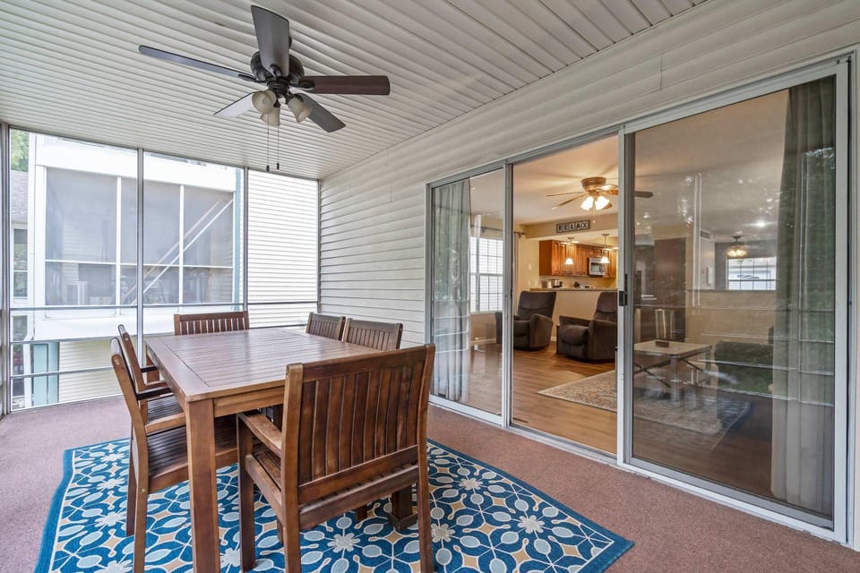 Bungalow on the Bluffs with Resort Amenities House in Branson