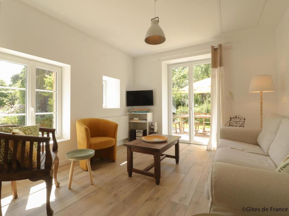 Charmante longère avec jardin et terrasse, proche de Saint-Fraimbault, WiFi inclus - FR-1-497-246 House in Normandy