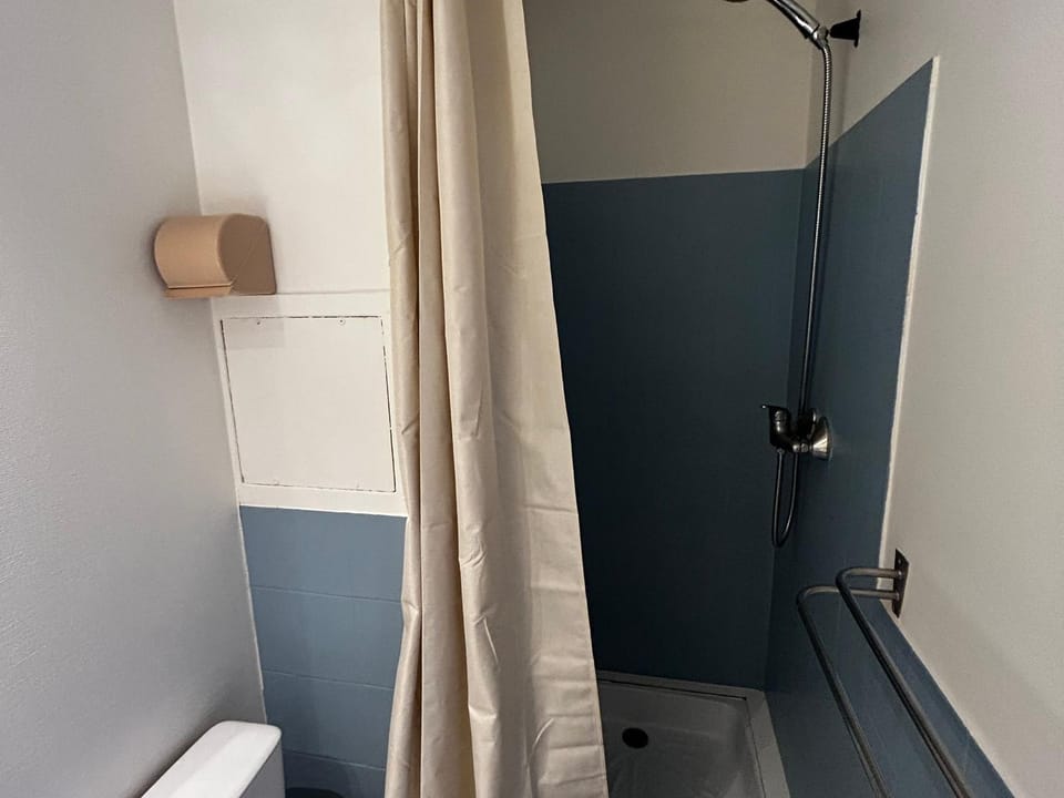 Appartement lumineux avec Wi-Fi à 150m des Thermes - FR-1-541-176 Apartment in Nouvelle-Aquitaine