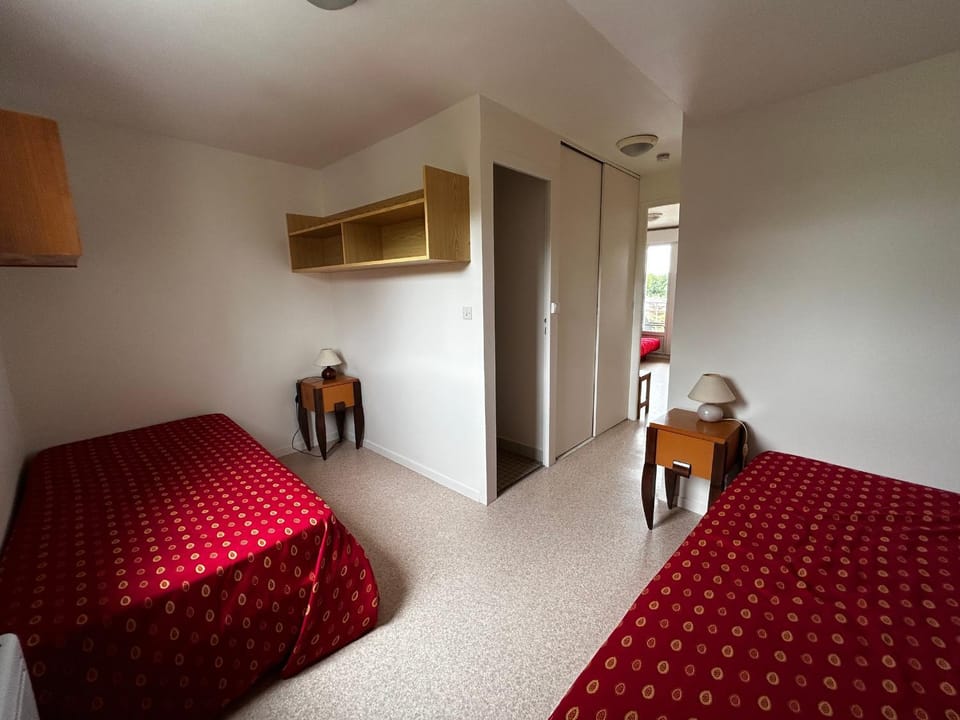 Appartement lumineux avec Wi-Fi à 150m des Thermes - FR-1-541-176 Apartment in Nouvelle-Aquitaine