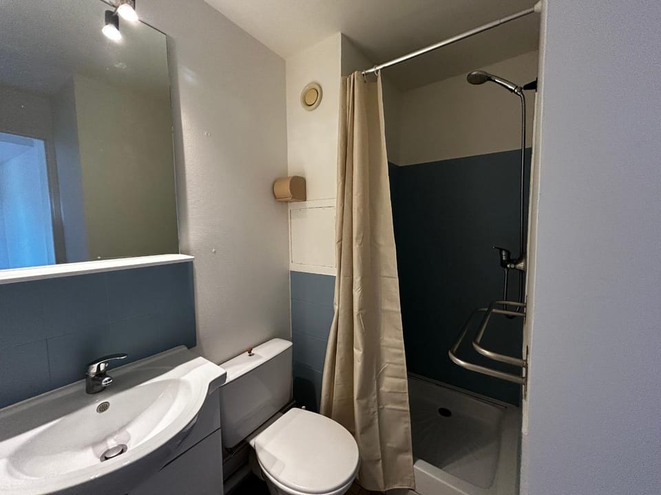 Appartement lumineux avec Wi-Fi à 150m des Thermes - FR-1-541-176 Apartment in Nouvelle-Aquitaine