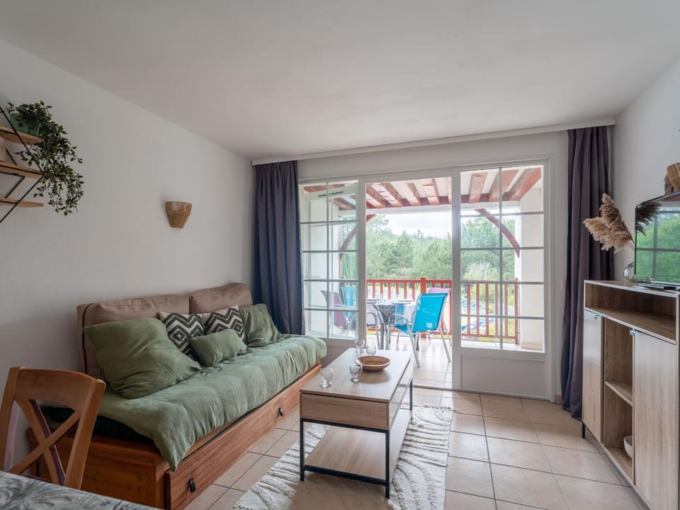 Appartement avec balcon et piscine - Golf de Biscarrosse - 4 pers - FR-1-319-616 Apartment in Biscarrosse