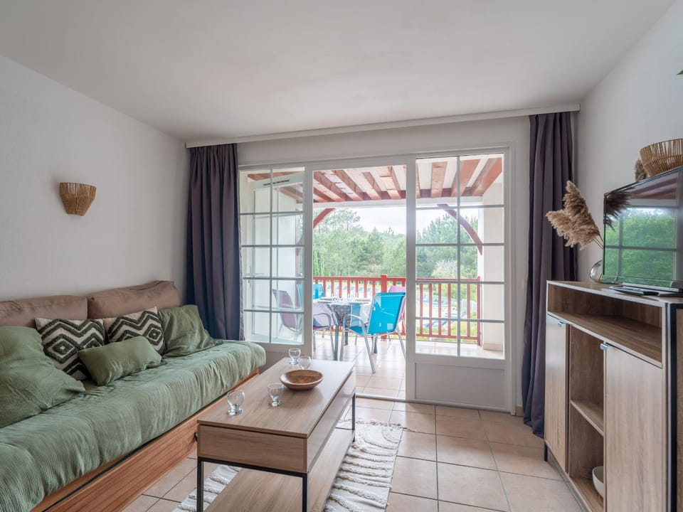 Appartement avec balcon et piscine - Golf de Biscarrosse - 4 pers - FR-1-319-616 Apartment in Biscarrosse