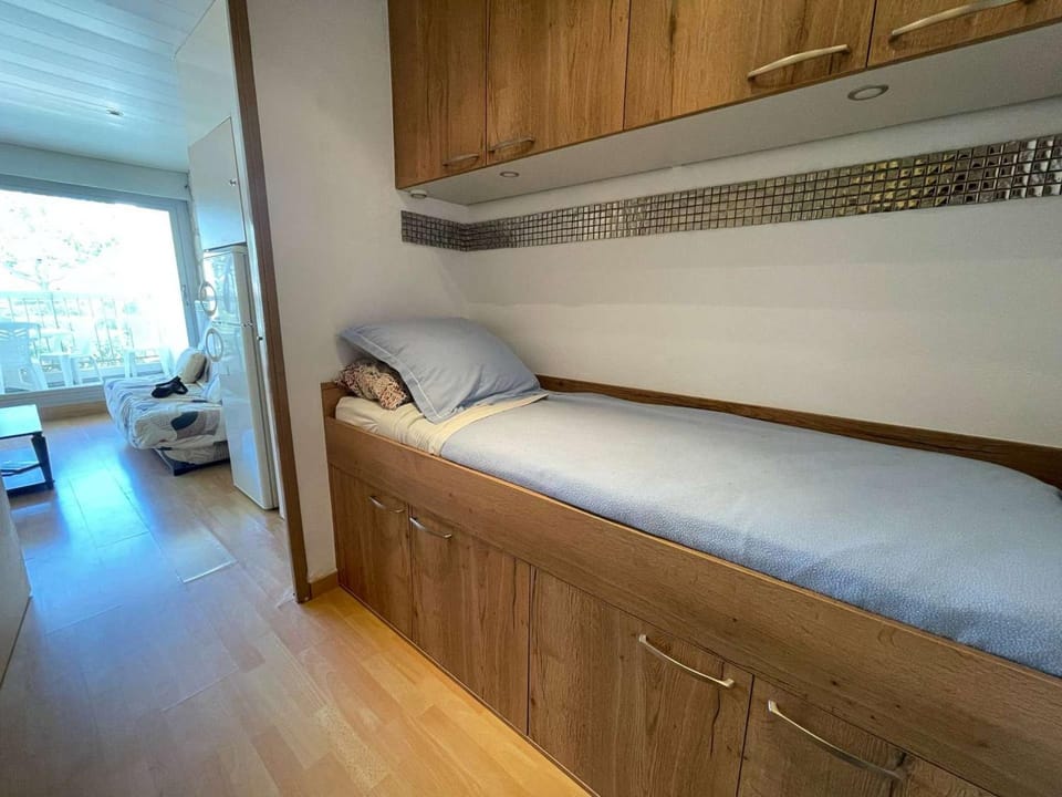 Studio cabine RDC proche plage avec parking privé - FR-1-328-276 Cabin in La Grande-Motte