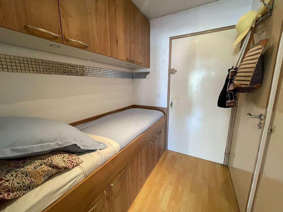 Studio cabine RDC proche plage avec parking privé - FR-1-328-276 Cabin in La Grande-Motte