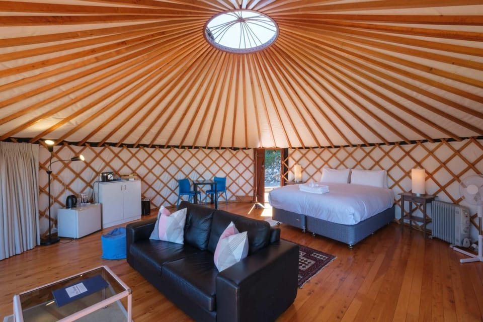 Awaawa Yurts - Tāne House in Auckland Region