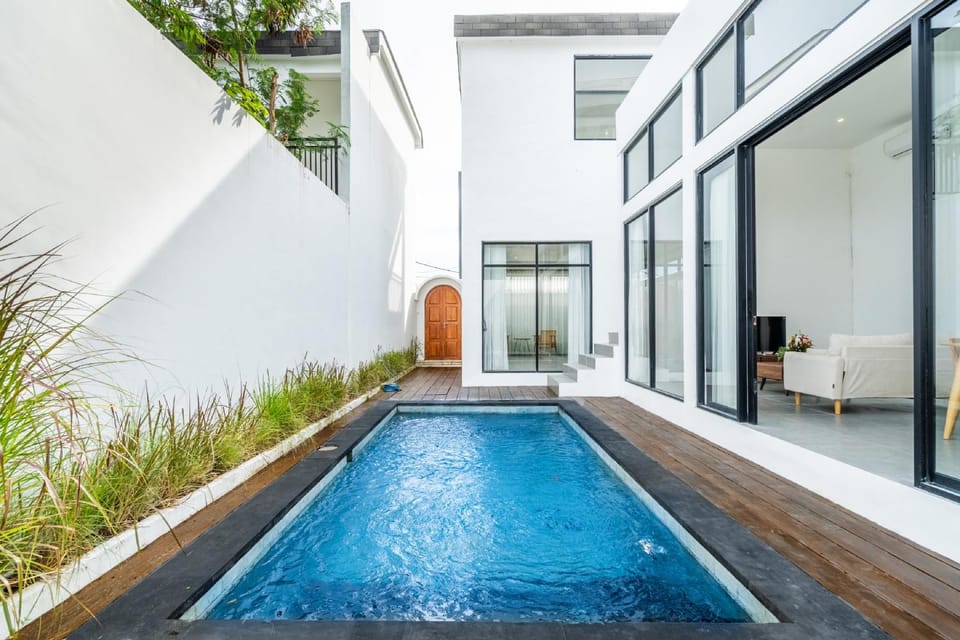Property building, Swimming pool