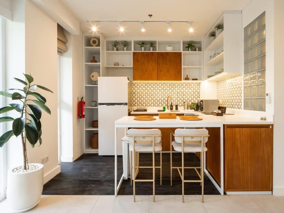 Berawa Luxury Retreat - The Cruise Canggu Apartment in North Kuta
