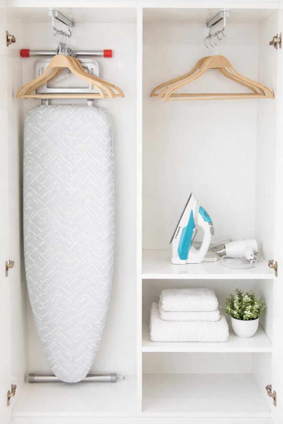 furniture, towels, wardrobe