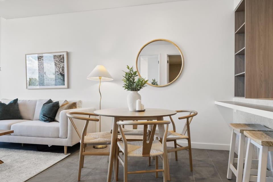 Modern 1-Bed Apartment with Views in Fremantle Apartment in Perth