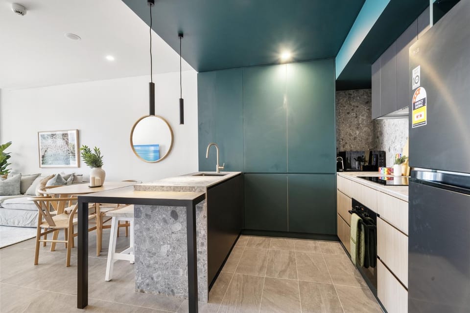 Chic 1-Bed Escape in Fremantle with Parking Apartment in Perth