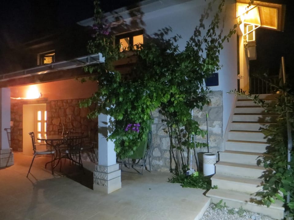 Holiday Home Artina 2 House in Dubrovnik-Neretva County