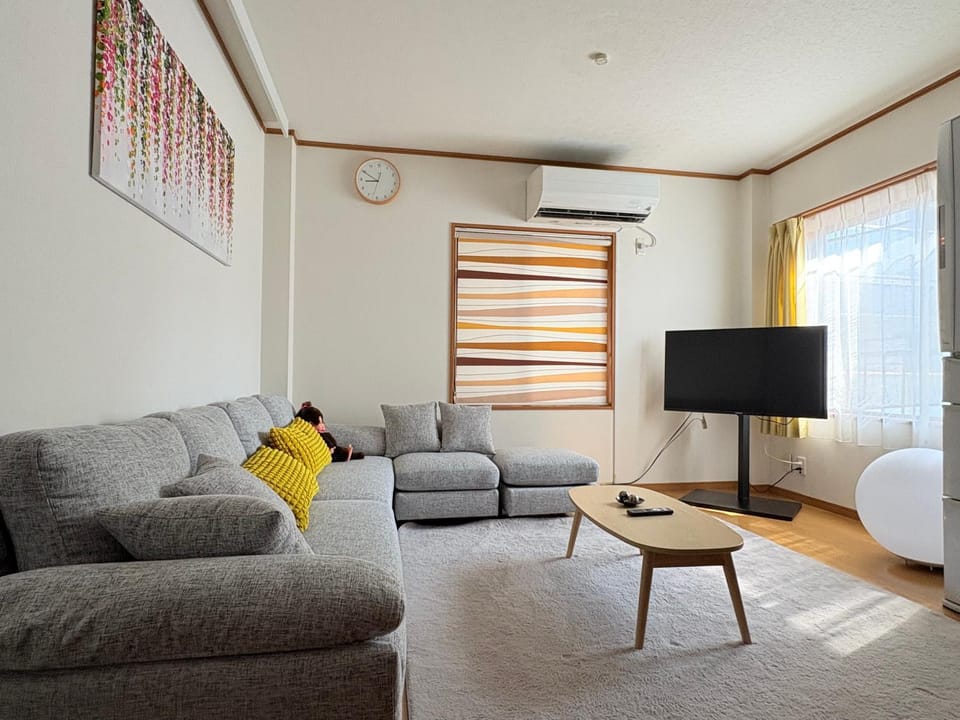 TV and multimedia, Living room, Seating area