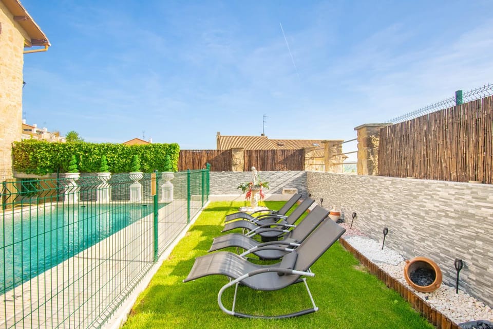 Espectacular casa rural con piscina y barbacoa Chalet in Navarre